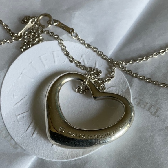 Authentic Tiffany Large Heart pendant with chain necklace. - Picture 6 of 11